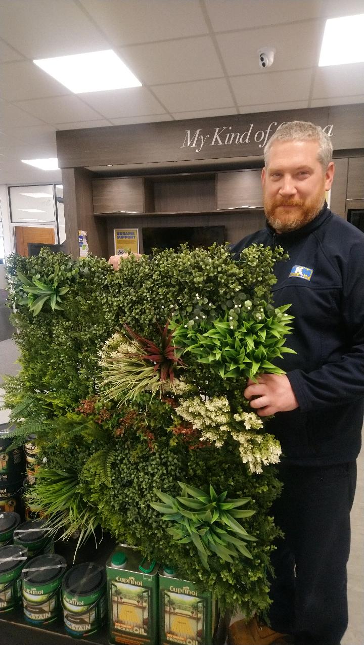 Everwall Weymouth MKM Staff Holding Panel 1